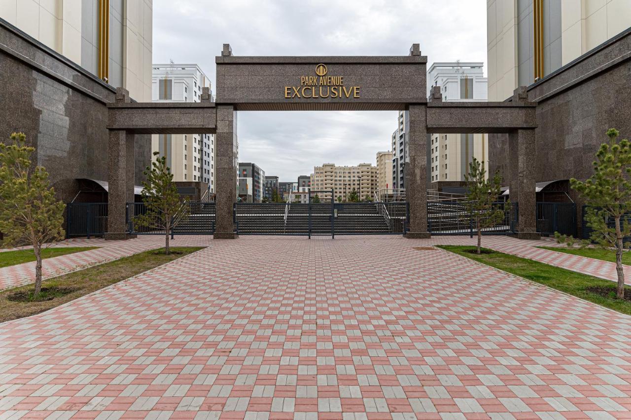 Шикарная Квартира На Против Сада Astana Eksteriør billede